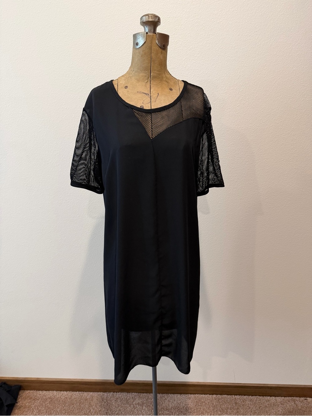 Forever 21 Black Mesh-Panel Midi Dress